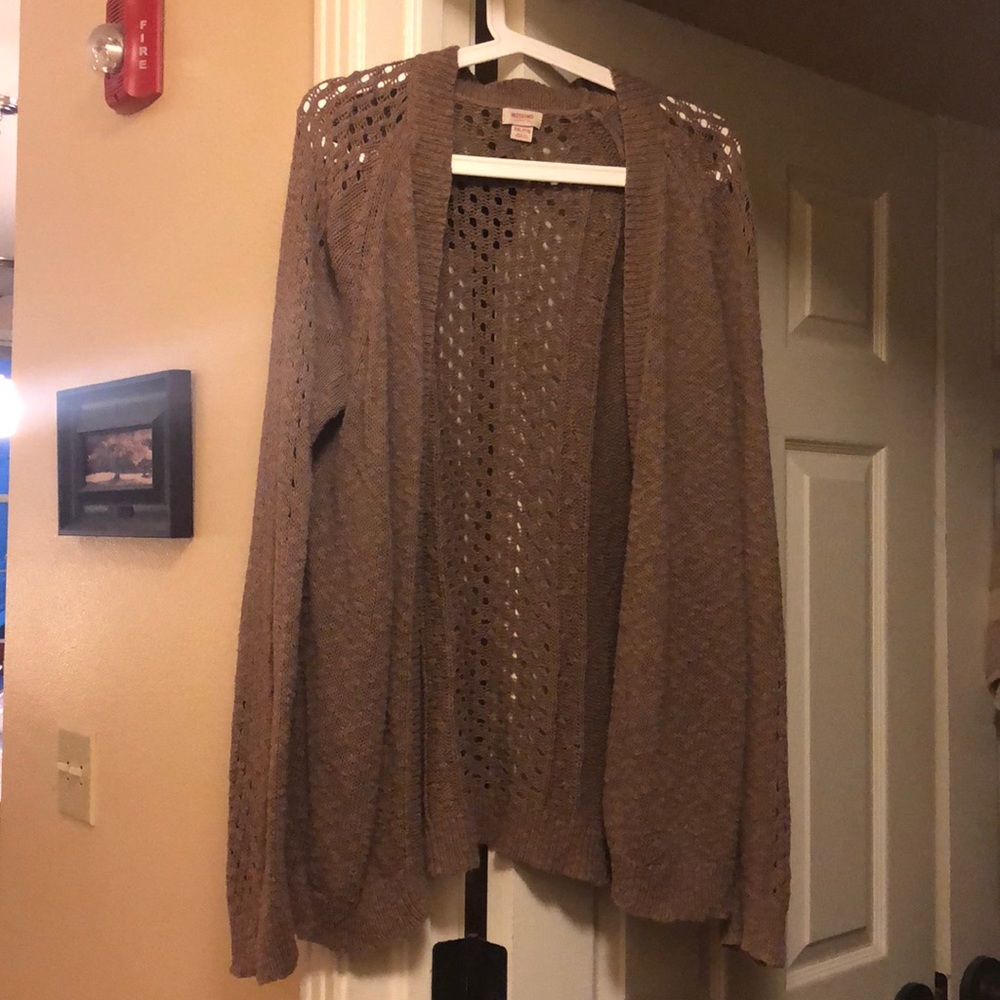 Brown knitted cardigan!